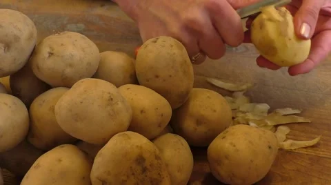 Potatoes on wooden table close up 스톡 동영상 54317769