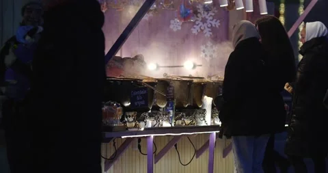 Pots with hot fragrant mulled wine 스톡 동영상 197108995