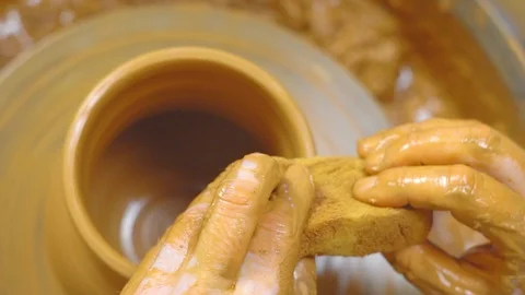 Potter makes a jug 스톡 동영상 95677748