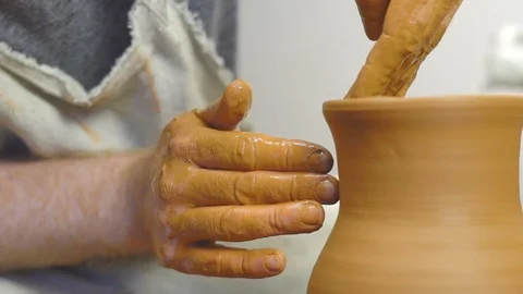 Potter makes a jug 스톡 동영상 99629727