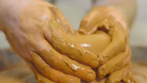 Potter makes a jug 스톡 동영상 113123164