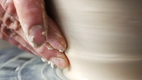 Potter makes a sculpture Stock Footage 102305743