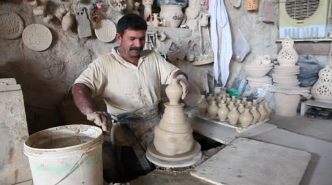 Potter in a pottery workshop. Bahrain, Middle East Vidéo 34147126