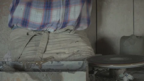 Potter at work 1 Vídeo Stock 111441778