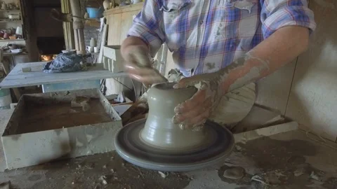 Potter at work 2b Vídeo Stock 111441690
