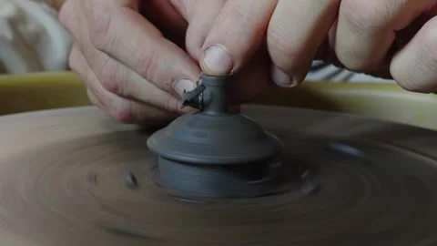 Pottery lid in clay Vídeo Stock 167681012