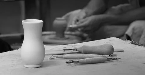 Pottery Workshop. Close up. Soft focus. Instruments on a table Foto stock