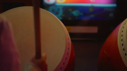 Pounding the drums in the arcade hall Video stock 285081587