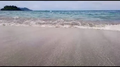 Pounding waves at Hamadi beach Stock Footage 170634012