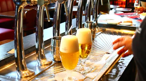 Pour beer in bar Stock Footage 38715742