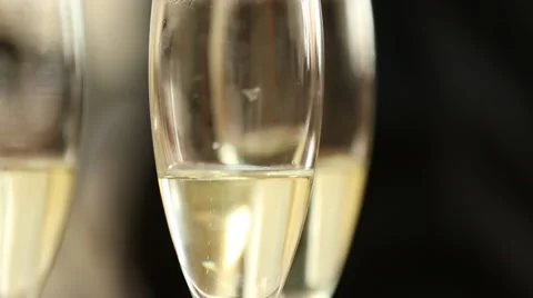 Pour into glasses of champagne Stock Footage 41720160