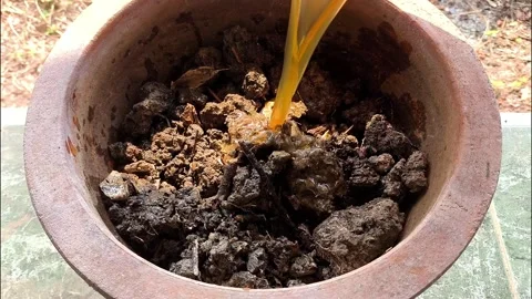 Pour water 動画素材 333151813