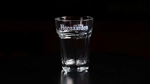 Pouring Beer into Cup Видео 95638500