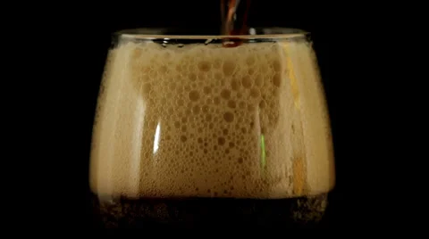Pouring beer Video stock 35048241