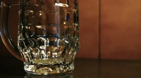 Pouring beer into a mug 스톡 동영상 67982593
