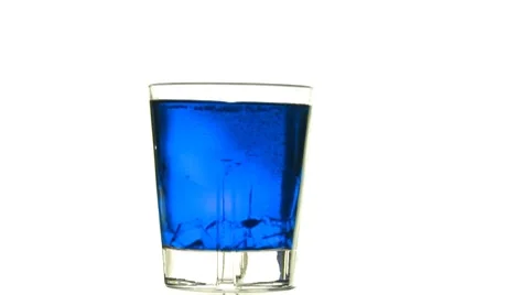Pouring blue drink 스톡 동영상 8647567