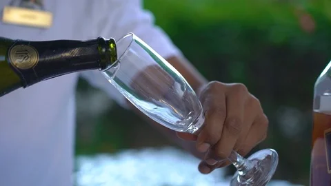 Pouring champagne close-up Video stock 110787868