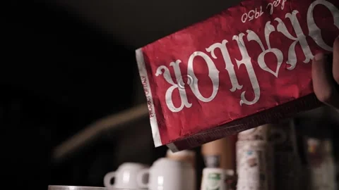 Pouring coffee Stock-Footage 137504960