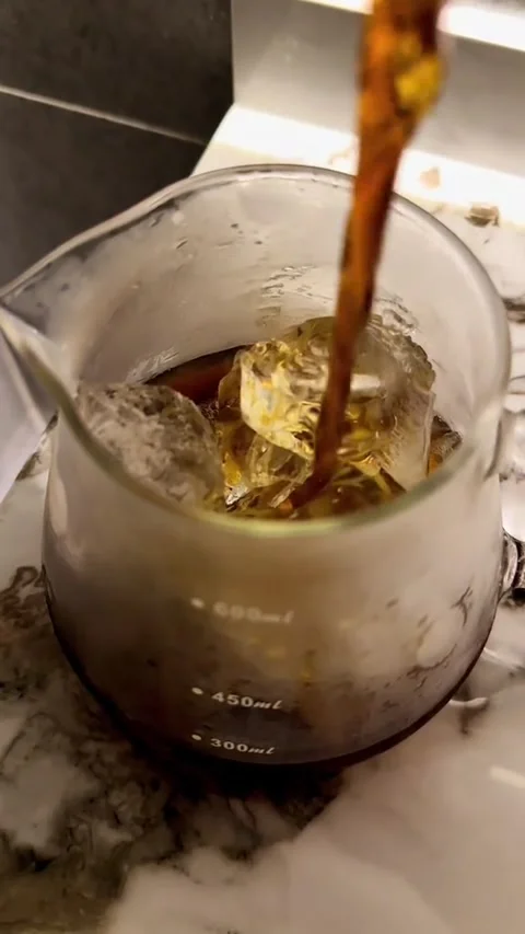 Pouring coffee Stock Footage 316746702