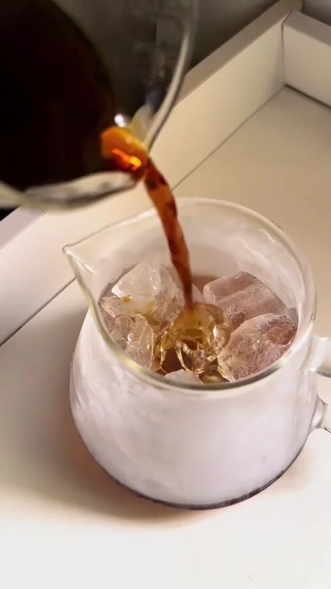 Pouring coffee Stock Footage 316746728