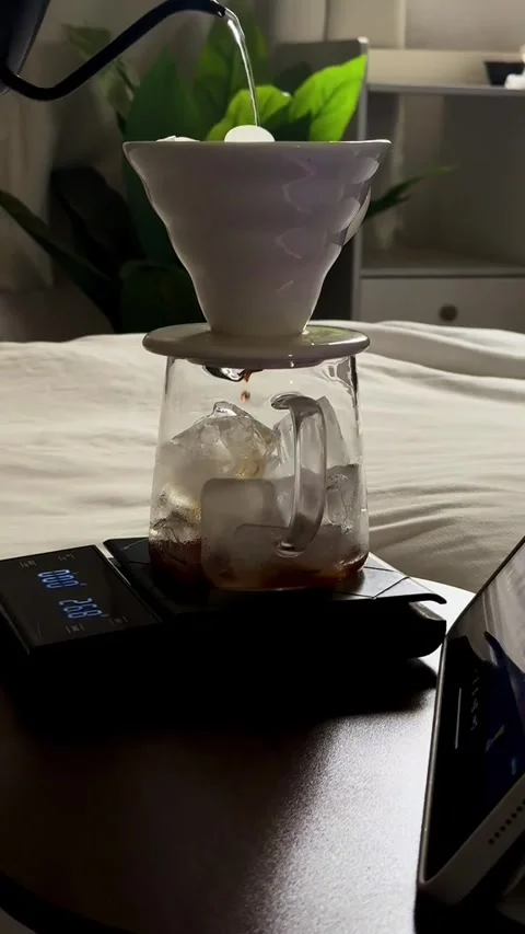 Pouring coffee from a pot Stock Footage 316746735