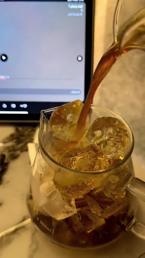 Pouring coffee from a pot Stock Footage 316746740