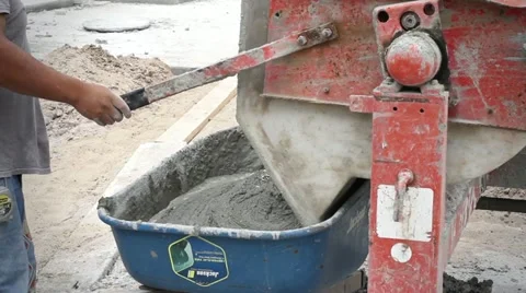 Pouring concrete Video stock 21110432