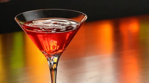 Pouring a Cosmopolitan  動画素材 2974946