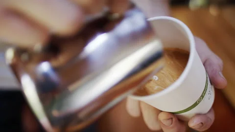 Pouring a cup of coffee Stock Footage 138469310
