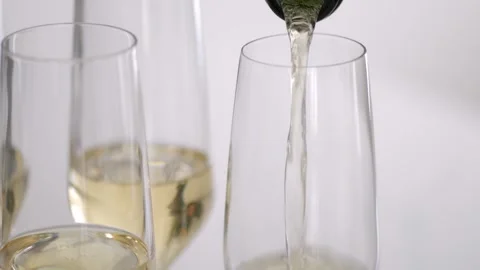 Pouring a Drink Video stock 254731010