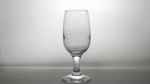 Pouring of a glass Vídeo Stock 22639865