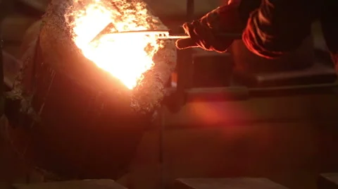 Pouring of molten iron 스톡 동영상 61420858