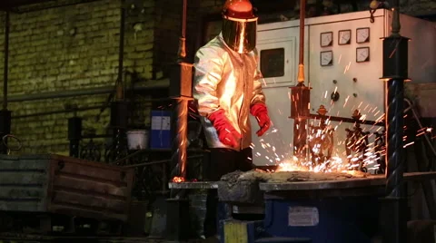 Pouring of molten iron Stock-Footage 61430832