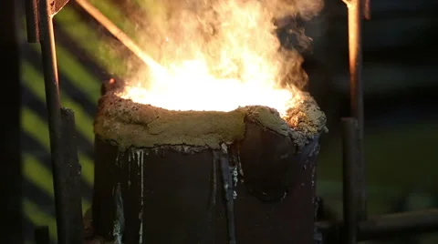 Pouring of molten iron Stock-Footage 61585144