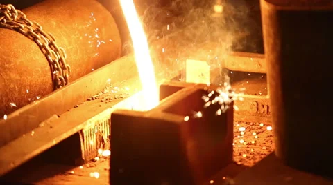 Pouring of molten iron Stock-Footage 61585192