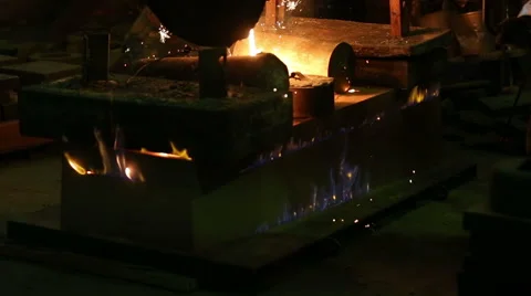 Pouring of molten iron Stock-Footage 61585342