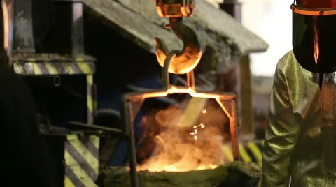 Pouring of molten iron Stock-Footage 61585812