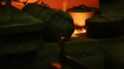 Pouring of molten iron Stock-Footage 61599862