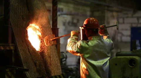 Pouring of molten iron Stock-Footage 61600316