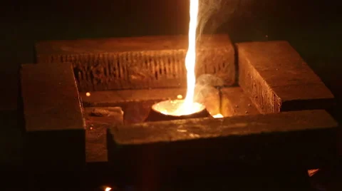 Pouring of molten iron Stock-Footage 61600562