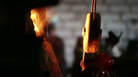 Pouring of molten iron Stock-Footage 61604119