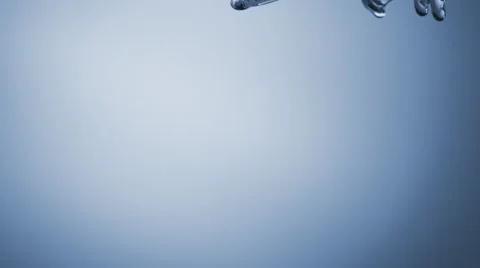 Pouring oil and making splashes. Slow Motion. Vidéo 55883168