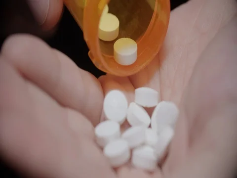 Pouring Opiates Into Hand Slow Motion Extreme Close Up 스톡 동영상 78582699