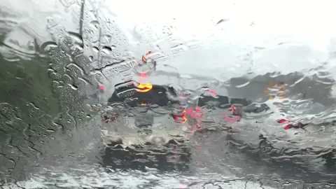 Pouring rain on car windshield. Bad weather concept. Vídeo Stock 204846578