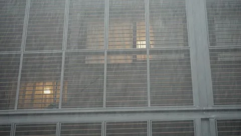 Pouring rain falling during the monsoon season in bangkok 動画素材 346345837