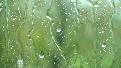 Pouring rain 動画素材 85693389