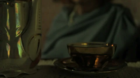 Pouring tea Stock Footage 33944965