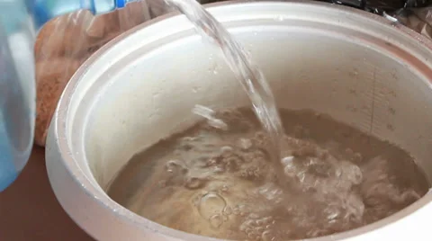 Pouring water Stock Footage 39106864