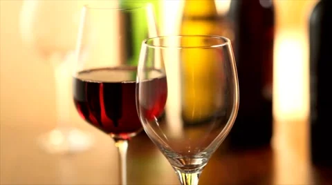 Pouring white wine Stock Footage 981089