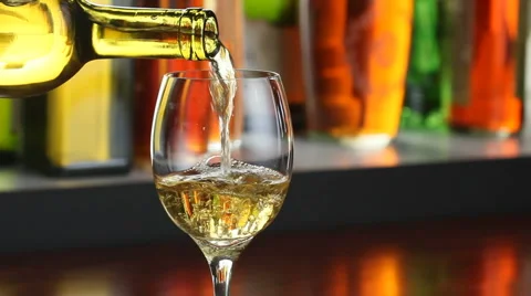 Pouring white wine Video stock 2974826